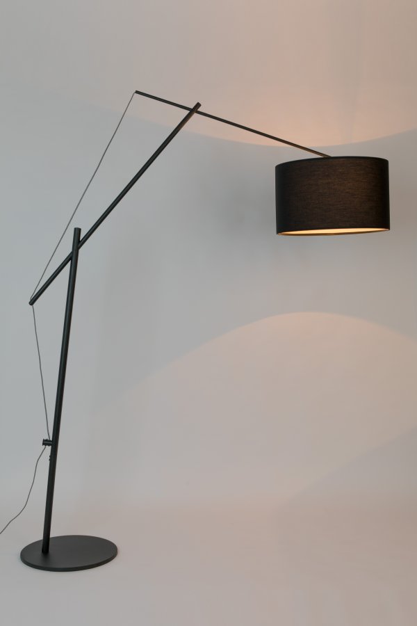 WHITE LABEL LIVING Tokio gulvlampe - sort jern