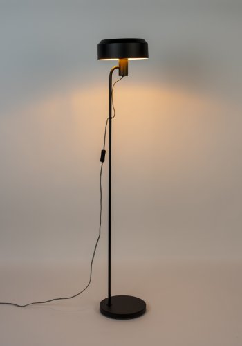 WHITE LABEL LIVING Landon gulvlampe - sort jern