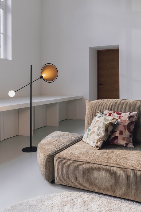 ZUIVER Sirius gulvlampe - sort jern