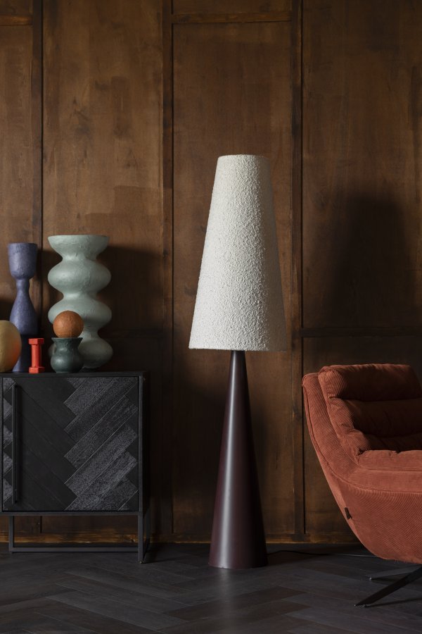 DUTCHBONE Miki gulvlampe - hvid bouclé stof og sort strygejern