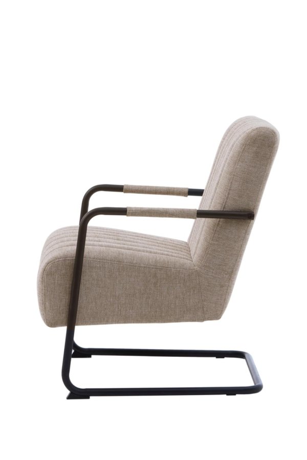 Trout loungestol, m. armln - sand stof og sort metal