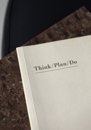 VIND COLLECTION Västers x Josefin Lustig spisebordsstol, m. armln - sort PU og sort stl