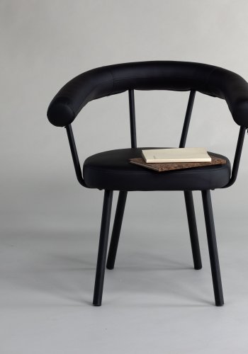 VIND COLLECTION Västers x Josefin Lustig spisebordsstol, m. armln - sort PU og sort stl