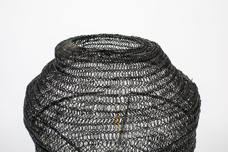 WHITE LABEL LIVING Lena bordlampe - sort metal