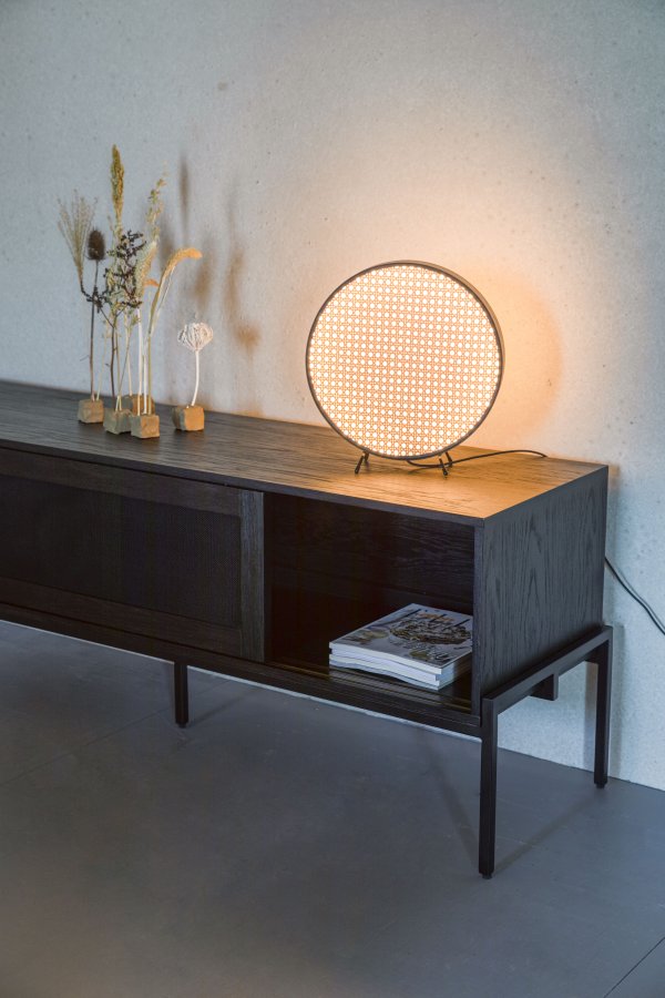 ZUIVER Sien bordlampe - natur rattan og brun valnddefinér