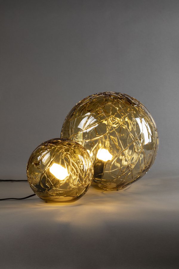DUTCHBONE Lune bordlampe S - guld glas og strygejern