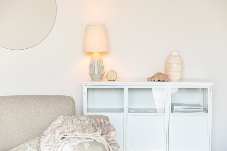 WHITE LABEL LIVING Aysa bordlampe - sand aluminium