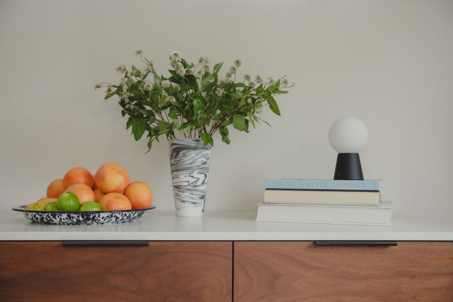 ZUIVER Stellar bordlampe, genopladelig - glas og sort