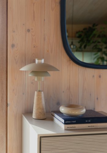 ZUIVER Cole bordlampe - beige metal og beige travertin