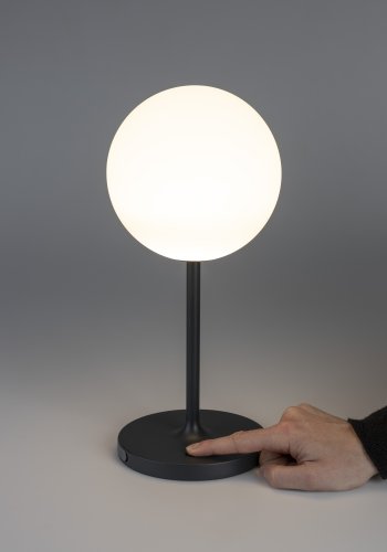 WHITE LABEL LIVING Hub bordlampe - polypropylen og bl