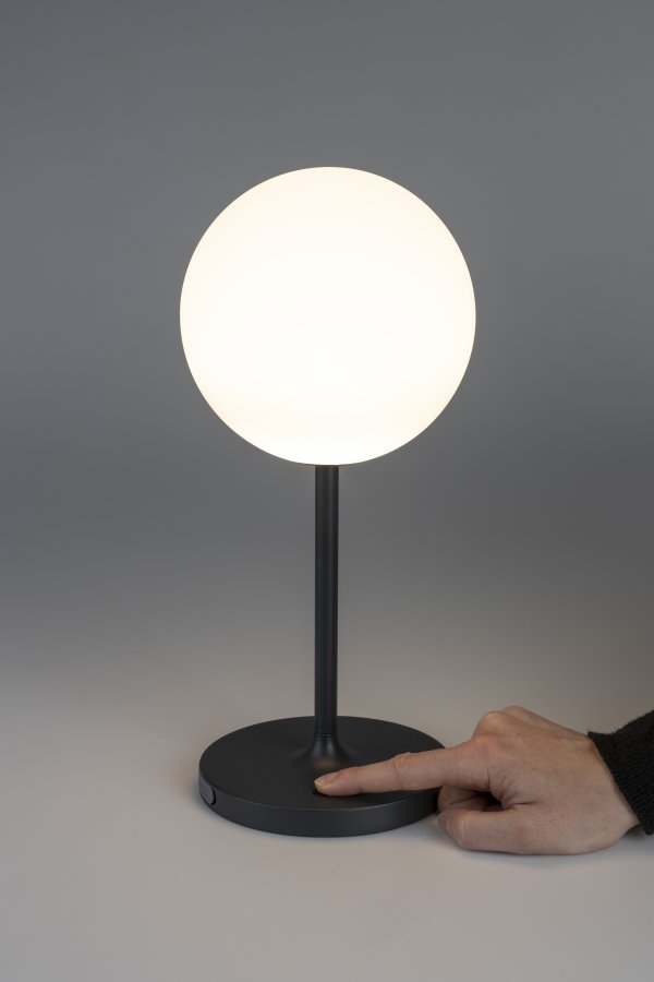 WHITE LABEL LIVING Hub bordlampe - polypropylen og bl
