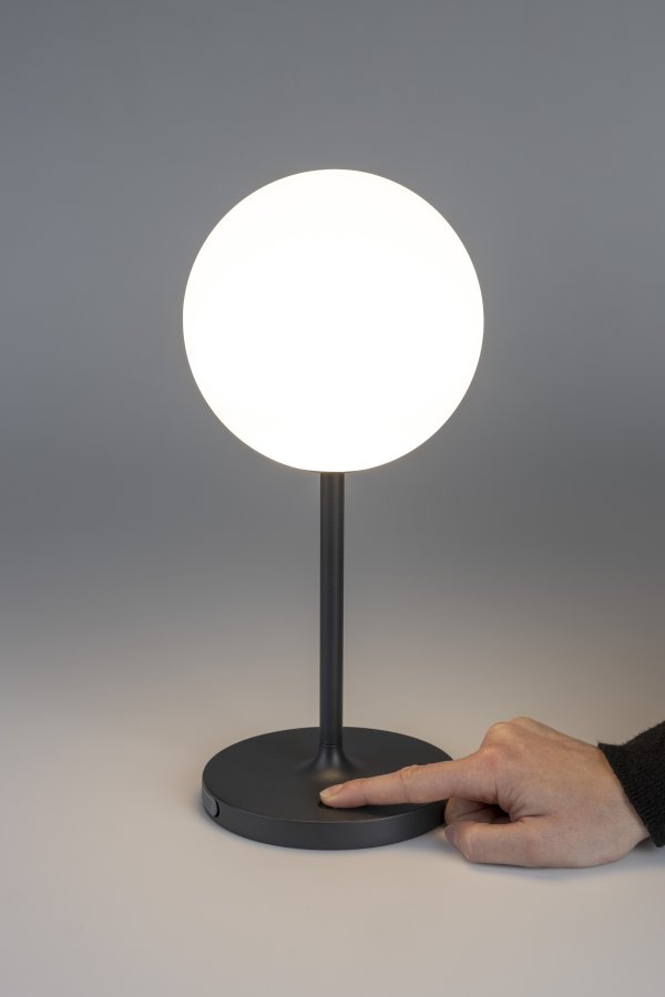 WHITE LABEL LIVING Hub bordlampe - polypropylen og bl