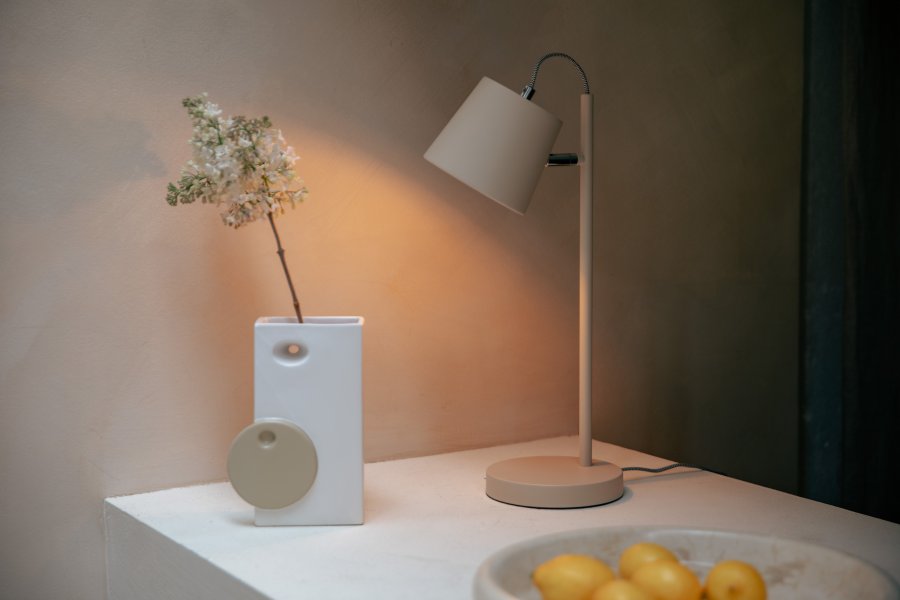 ZUIVER Buckle Head bordlampe - beige metal