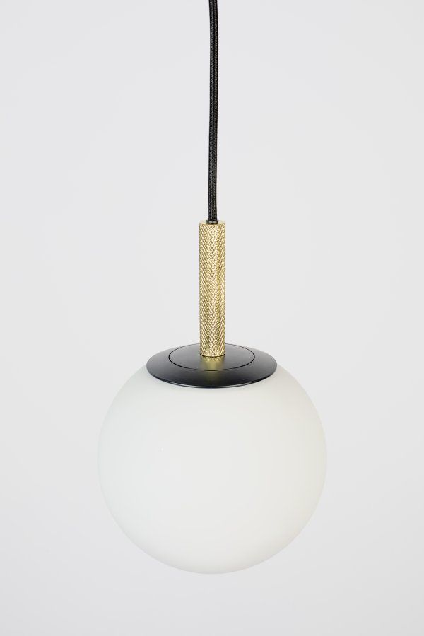 ZUIVER Orion loftlampe 18 - opal glas og sort metal