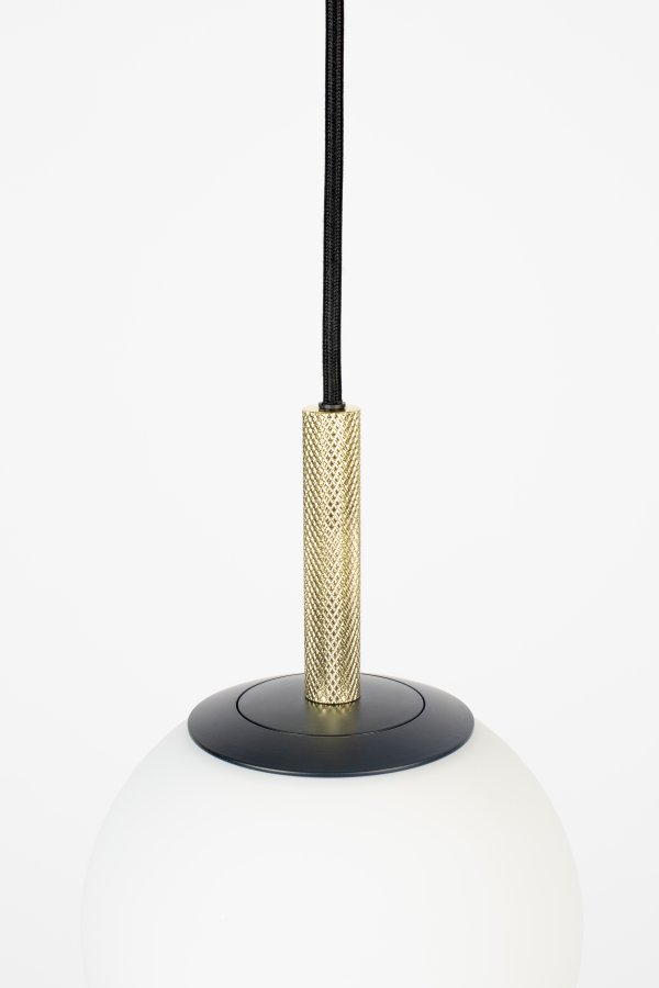 ZUIVER Orion loftlampe 18 - opal glas og sort metal