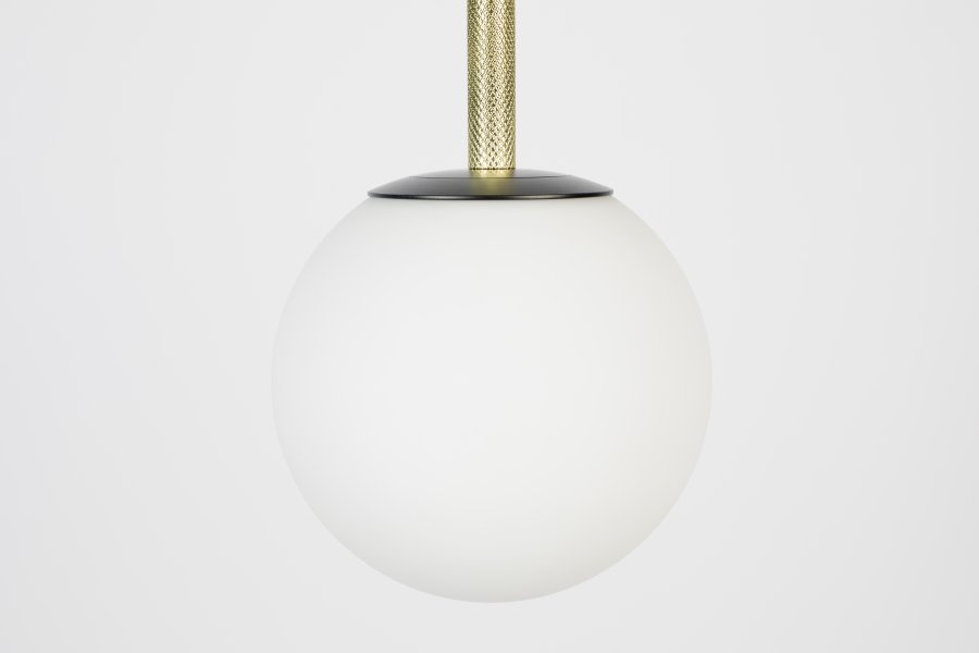 ZUIVER Orion loftlampe 18 - opal glas og sort metal