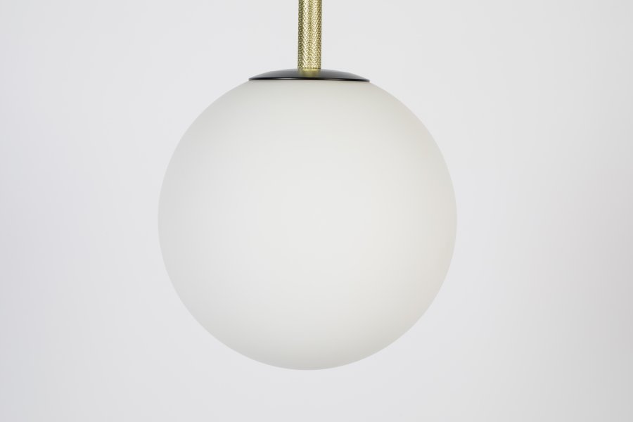 ZUIVER Orion loftlampe 25 - opal glas og sort metal