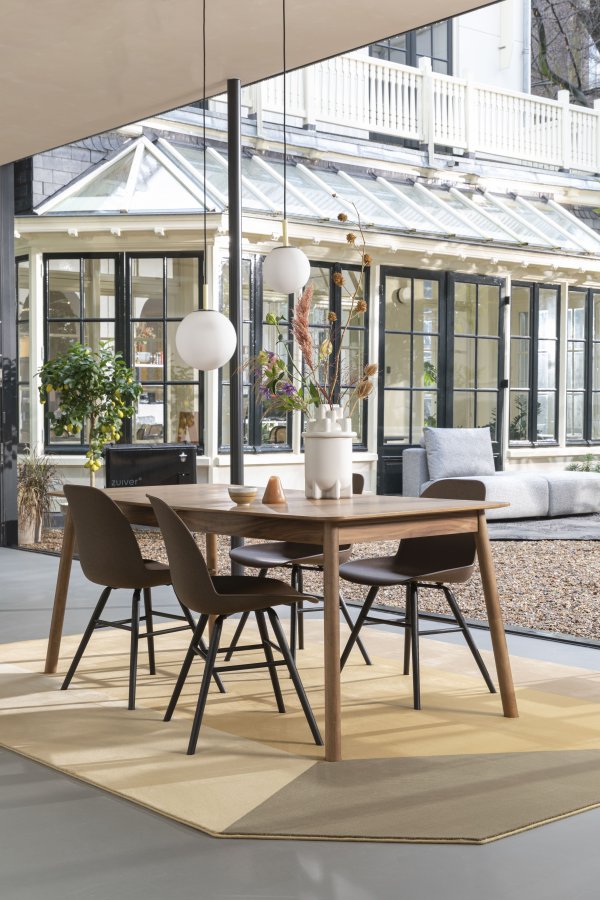 ZUIVER Orion loftlampe 25 - opal glas og sort metal