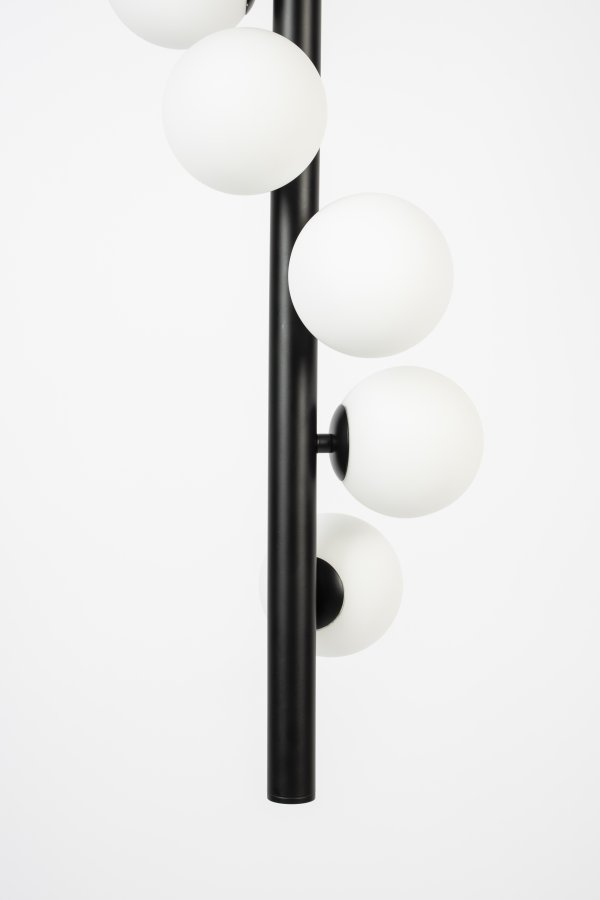 WHITE LABEL LIVING Monica Hvid loftlampe - hvid glas og sort