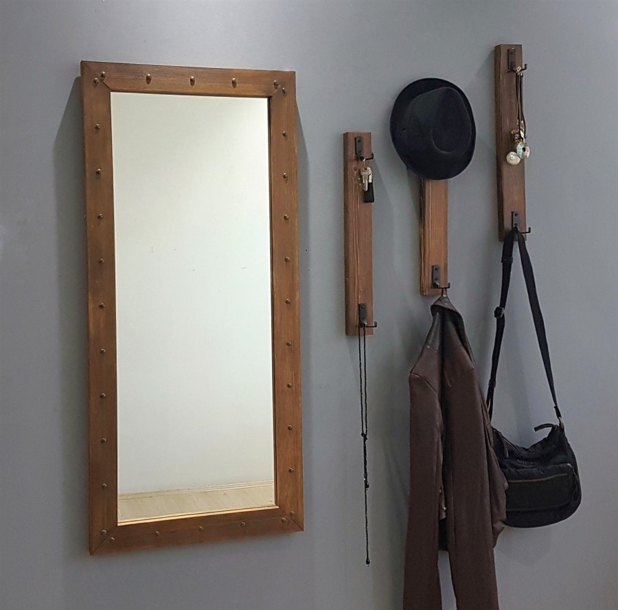 NORDVÄRK V108 entrést, m. 1 spejl, 3 knagerkker - valnddefarvet fyrretr