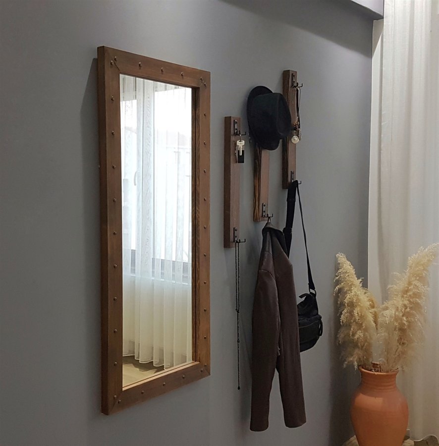 NORDVÄRK V108 entrést, m. 1 spejl, 3 knagerkker - valnddefarvet fyrretr