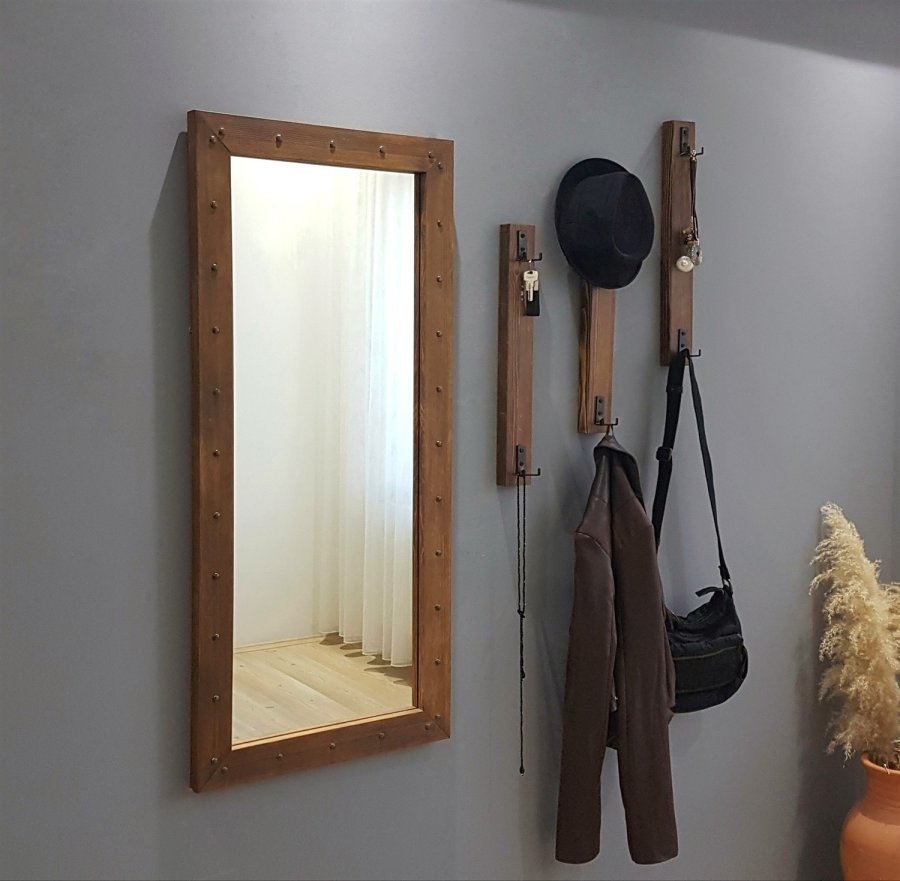 NORDVÄRK V108 entrést, m. 1 spejl, 3 knagerkker - valnddefarvet fyrretr