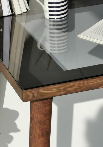 NORDVÄRK Hyggeligt arbejdsbord, valnd