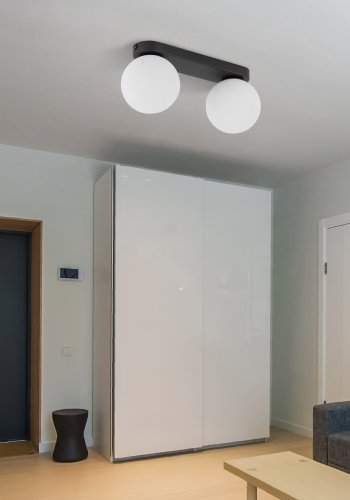 TK Mini loftlampe, m. 2 skrme - hvid glas og sort metal