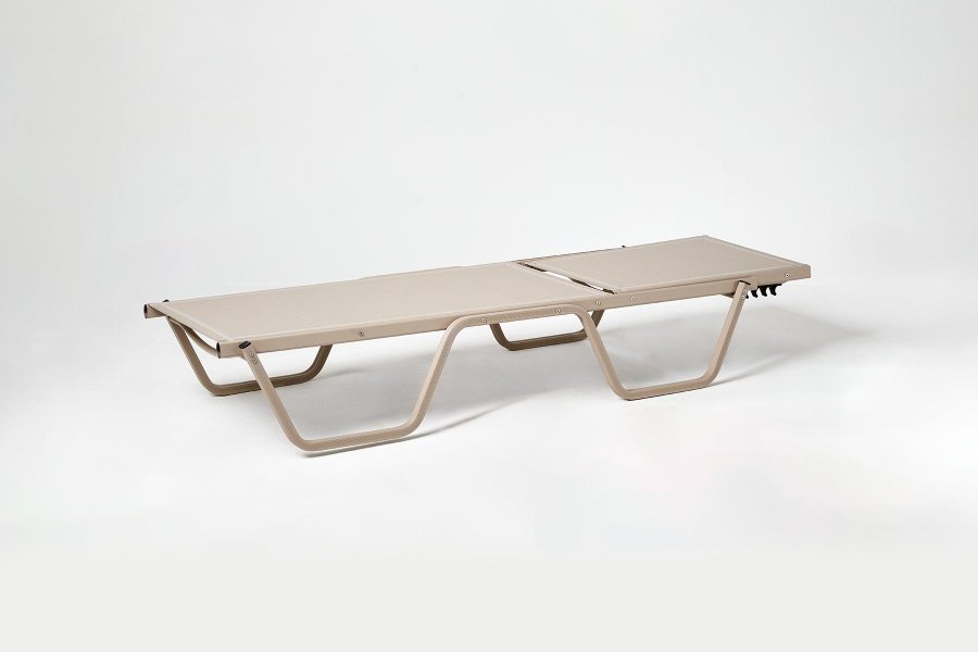 NORDVÄRK Asos udendrs solseng og sidebord - beige vinylbelagt polyester og aluminium (st med 2)