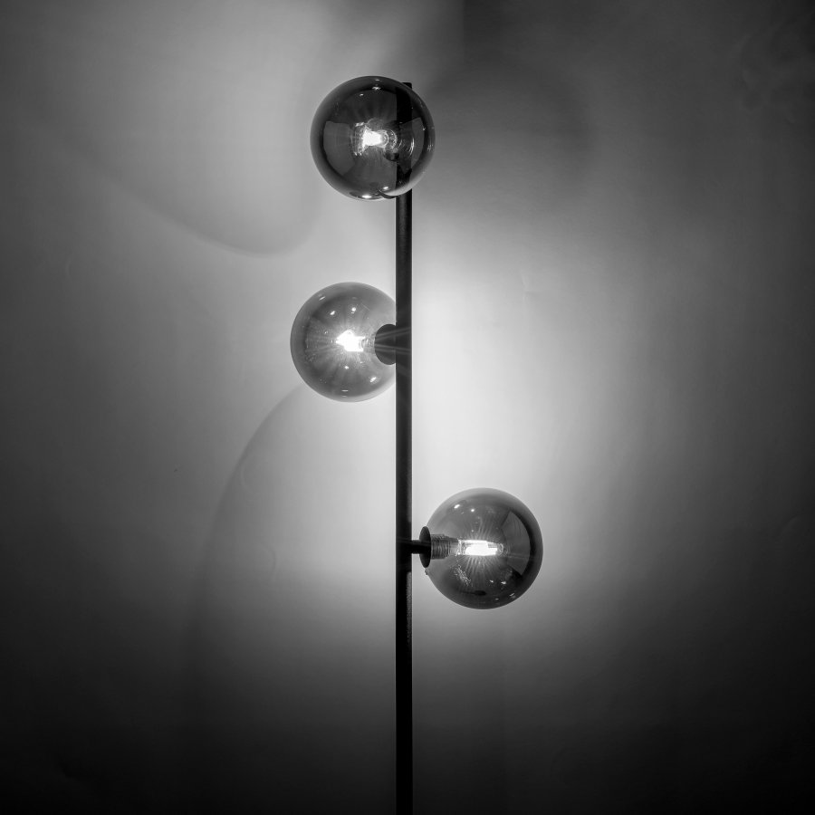 TK Estera gulvlampe, m. 3 skrme - glas og sort metal