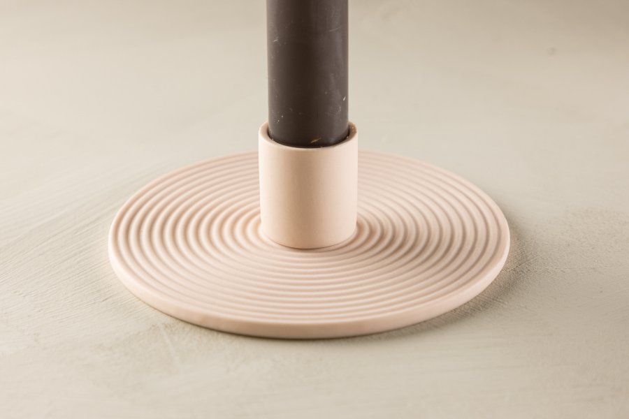 VENTURE DESIGN Dian lysestage, rund - lyserd Colour Clay (B12xH4)