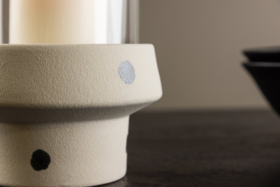 VENTURE DESIGN Davida lysestage, rund - klar glas og hvid/sorte prikker stentj (15xH29)