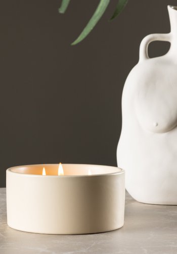 VENTURE DESIGN Douglas duftlys, rund - 25% sojavoks, 25% paraffin, beige keramik (D13xH6)