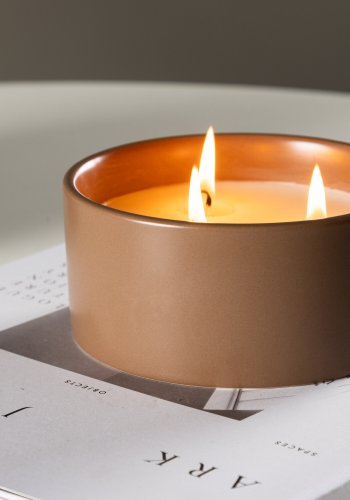 VENTURE DESIGN Douglas duftlys, rund - 25% sojavoks, 25% paraffin, brun keramik (D13xH6)