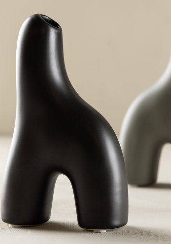 VENTURE DESIGN Aya vase - sort stentj (9x4x16H)