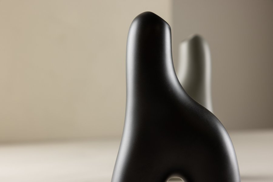 VENTURE DESIGN Aya vase - sort stentj (9x4x16H)