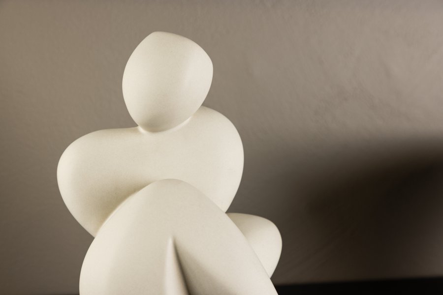 VENTURE DESIGN Floda skulptur - lysegr stentj (11x9x14H)