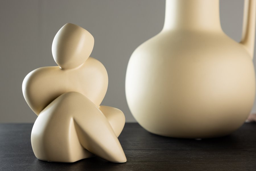 VENTURE DESIGN Floda skulptur - lysegul stentj (11x9x14H)