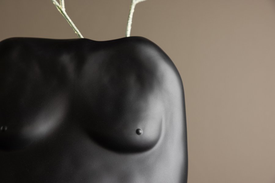 VENTURE DESIGN Romie vase - sort stentj (24x14x28H)