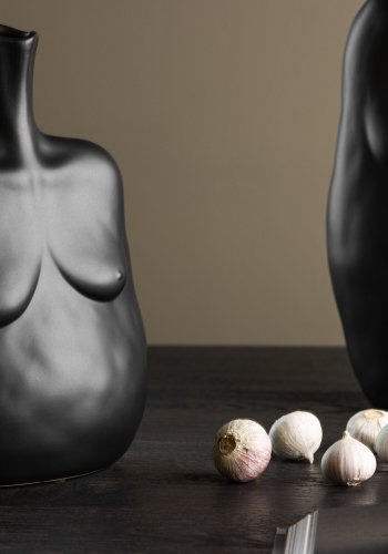 VENTURE DESIGN Conta vase - mat sort stentj (17x10x25H)