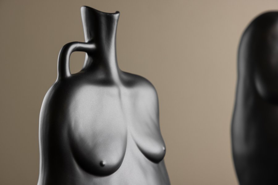 VENTURE DESIGN Conta vase - mat sort stentj (17x10x25H)