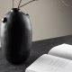 VENTURE DESIGN Madi vase, rund sort stentj (17x17x28H)