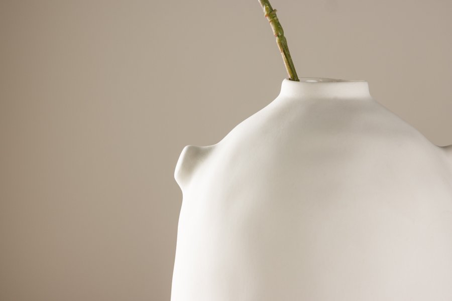 VENTURE DESIGN Madi vase, rund - offwhite stentj (17x17x28H)