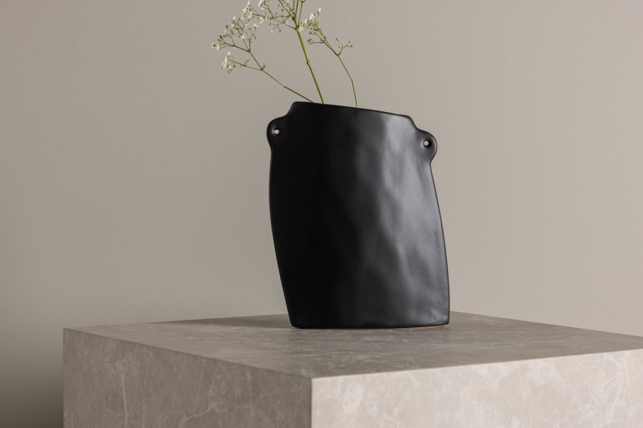 VENTURE DESIGN Hie vase, m. 2 hanke - matsort stentj (14x5x21H)
