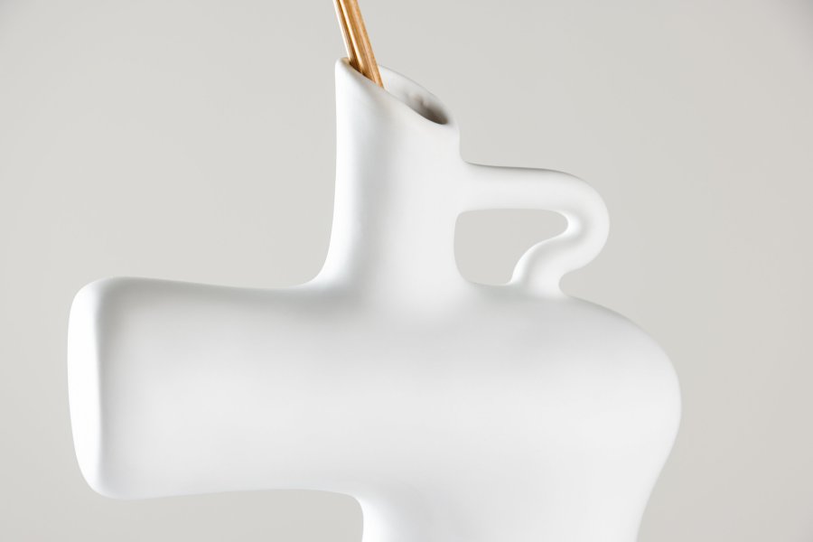 VENTURE DESIGN Dity vase, m. 1 hndtag - hvid stentj (18x7x19H)