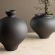 VENTURE DESIGN Rellis vase, rund - sort keramik (D6xH24xB20)