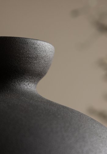 VENTURE DESIGN Rellis vase, rund - sort keramik (D6xH24xB20)