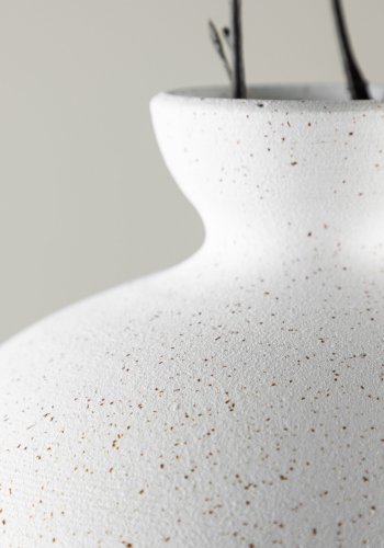 VENTURE DESIGN Rellis vase, rund - hvid/sorte prikker keramik (D6xH24xB20)