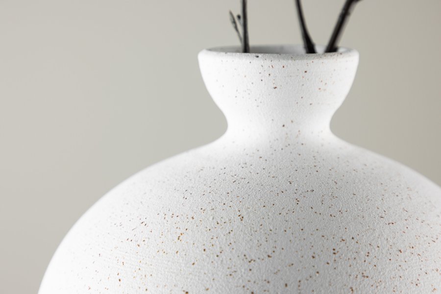 VENTURE DESIGN Rellis vase, rund - hvid/sorte prikker keramik (D6xH24xB20)