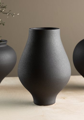 VENTURE DESIGN Rellis vase, rund - sort keramik (D10xH24xB14)